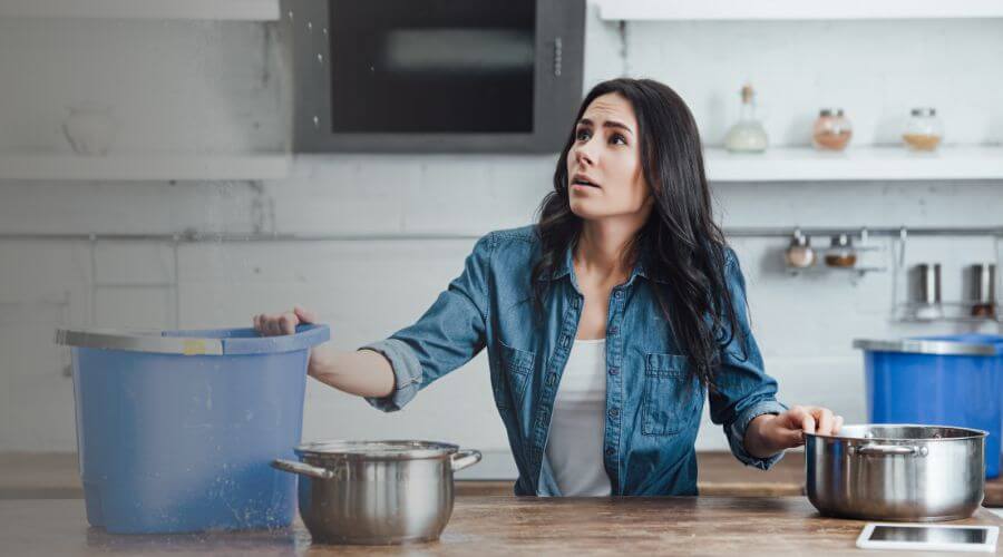 Why choose water damage restoration service for emergency water extraction services in Houstones